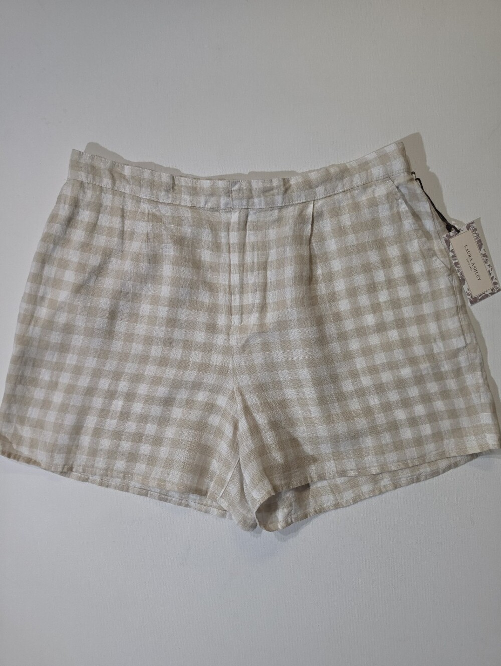 NWT Laura Ashley Linen Shorts Womens XL Cream White Check Quiet Luxury